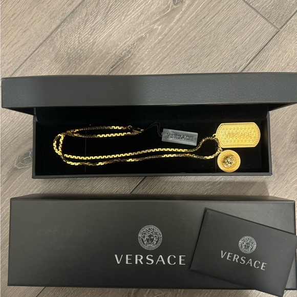 NEW Versace Dog Tag Necklace - Picture 6 of 10